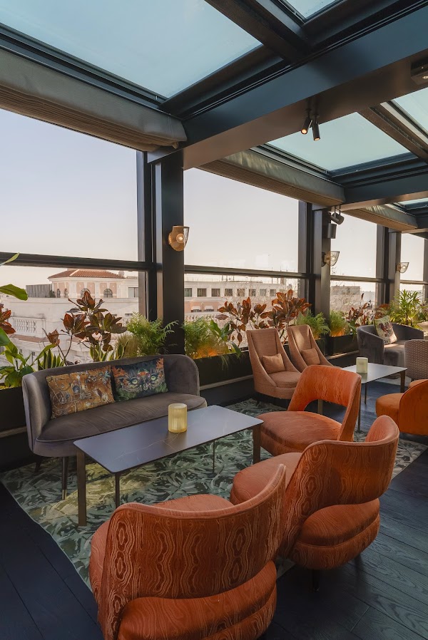 Charlie’s Rooftop Bar 3