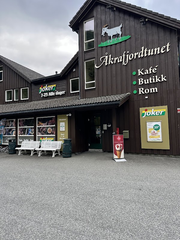 Åkrafjordtunet Restaurant 3