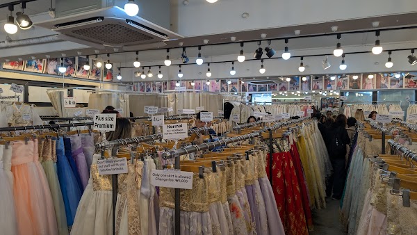 Daehan Hanbok Gyeongbokgung Hanbok Rental 2