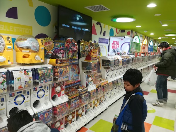 TOKYO GASHAPON STORE 2