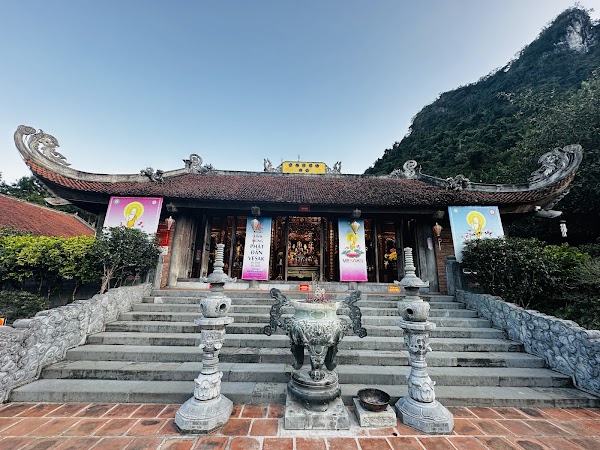Truc Lam Phat Tich Pagoda 4