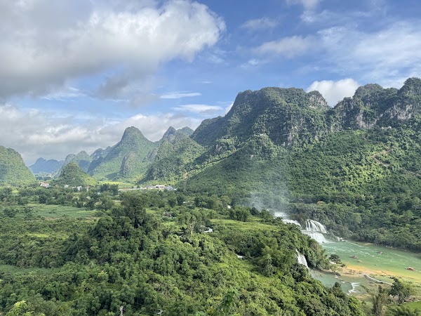 Truc Lam Phat Tich Pagoda 2