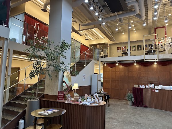 시현하다 성수 플래그십(Sihyunhada Seongsu Flagship) 2