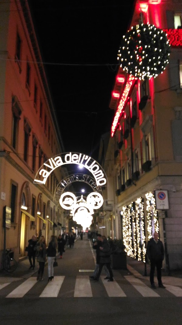 Via Gesù 4