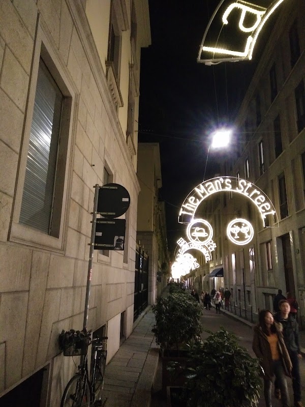 Via Gesù 3