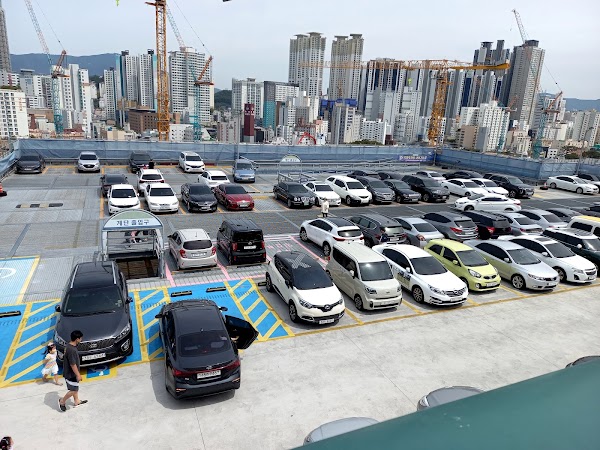 Geumgang Park Public Parking Lot 5