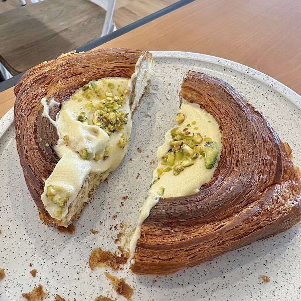 Croix Croissant Hillcrest 5