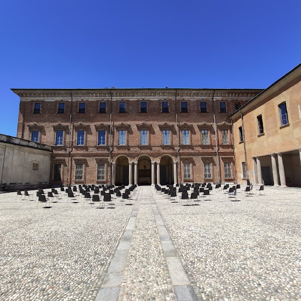 Villa Borromeo Visconti Litta 3