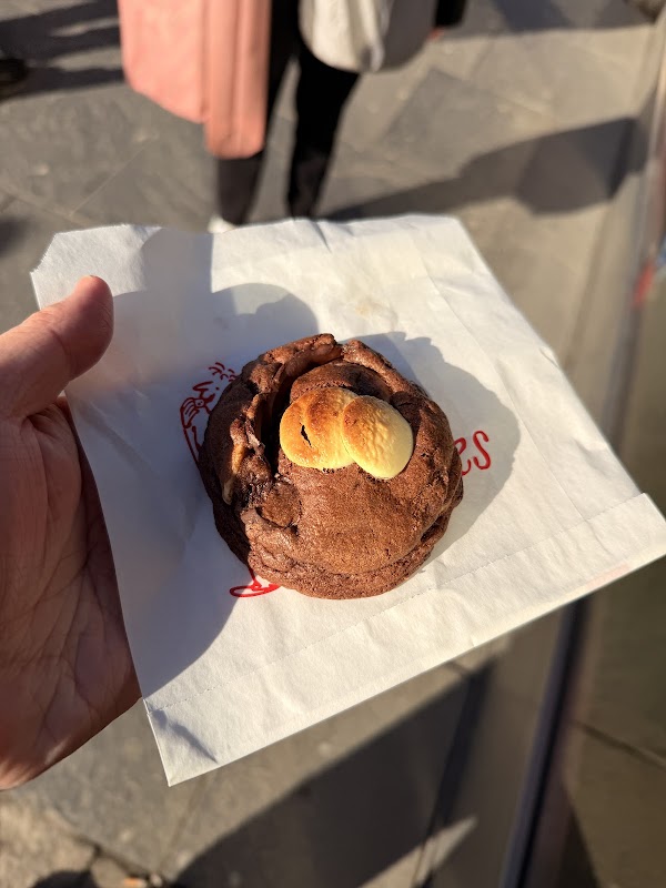 Ben's Cookies 4