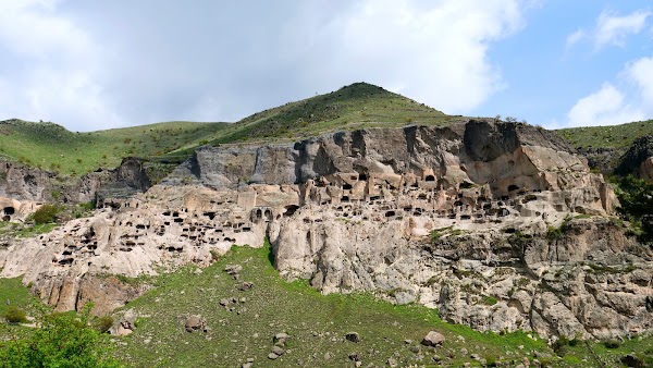 Vardzia Street 1