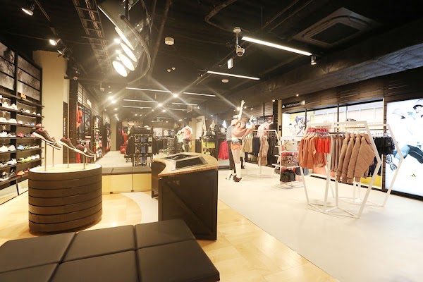 Adidas Shinsaibashi osaka 2