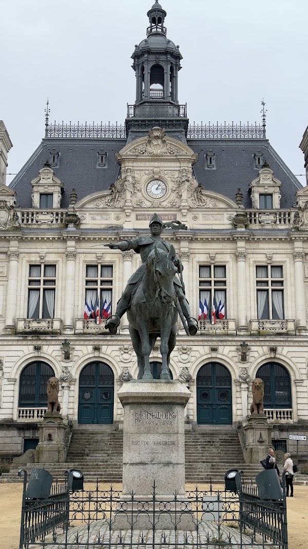 Vannes city ​​hall 5