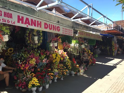Dong Ba Market