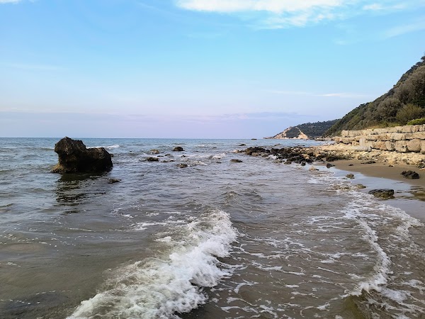 Spiaggia dei Cento Scalini o delle Tufare 5