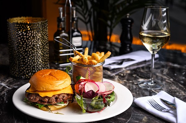 Riviera Restaurant & Bar 5