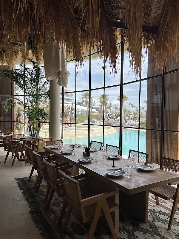 Nido: Beach club & restaurant