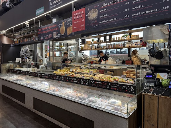 Mercato Centrale Stazione Termini - Cibo, servizi, abbigliamento ecc. 4