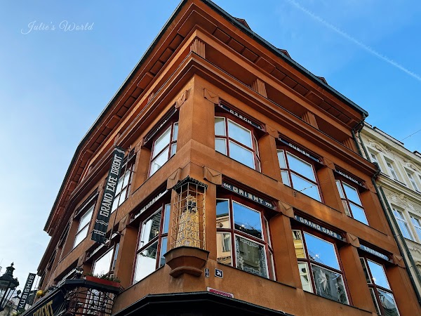 The House at the Black Madonna 5