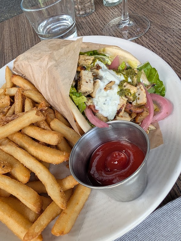 Novy Restaurant 3