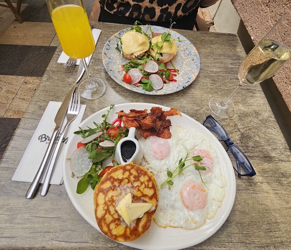 Cosy Café Budapest 4