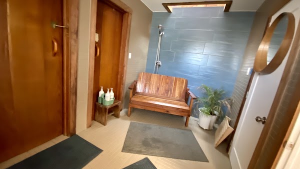 Albany Sauna, Massage Therapy, Facials & Hot Tubs 4