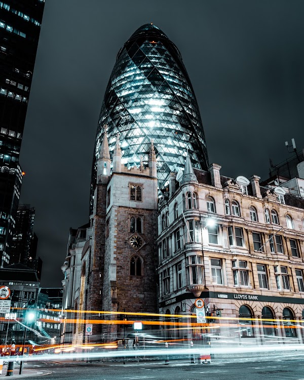 30 St Mary Axe (The Gherkin) 4