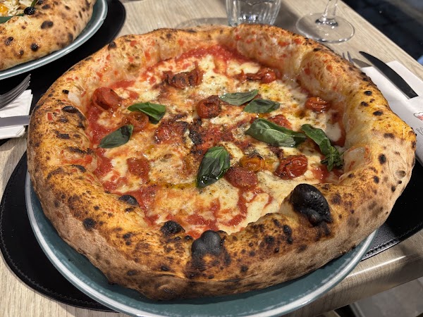 Pizzeria Vincenzo Capuano 3