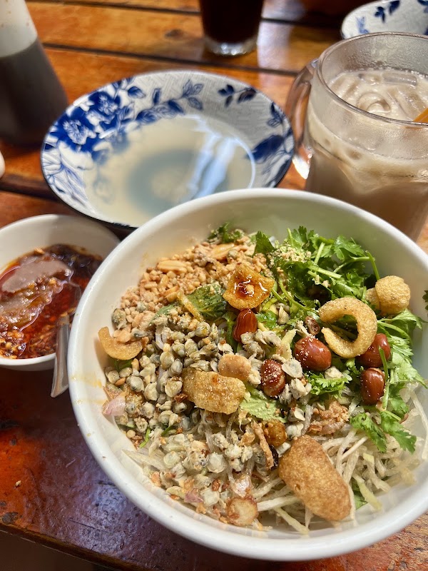 Cơm hến, bún hến Lành 4