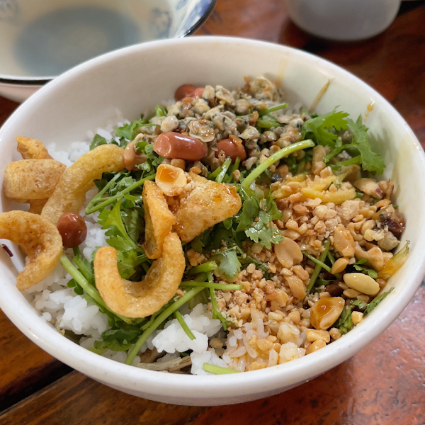 Cơm hến, bún hến Lành 3