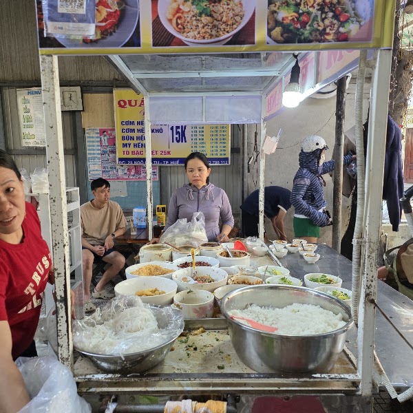 Cơm hến, bún hến Lành 2