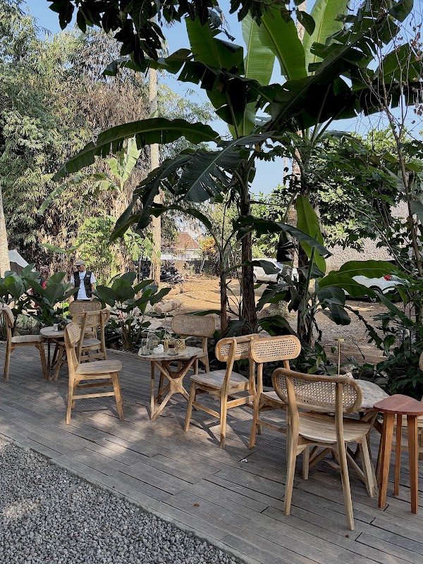 Ishi Coffee Dining 1