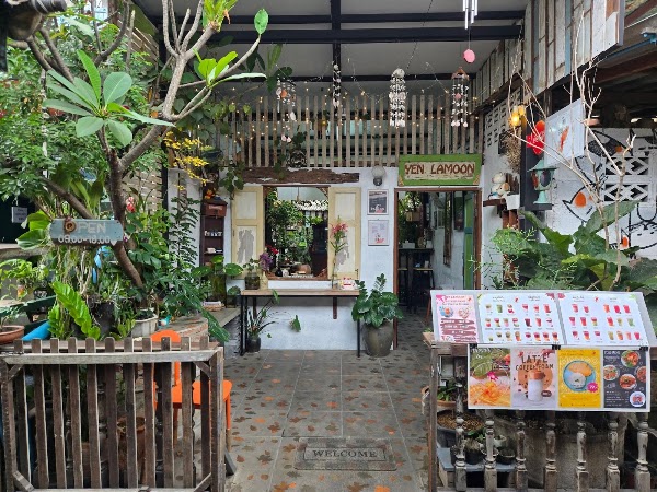 Yen Lamoon Chill Cream Cafe