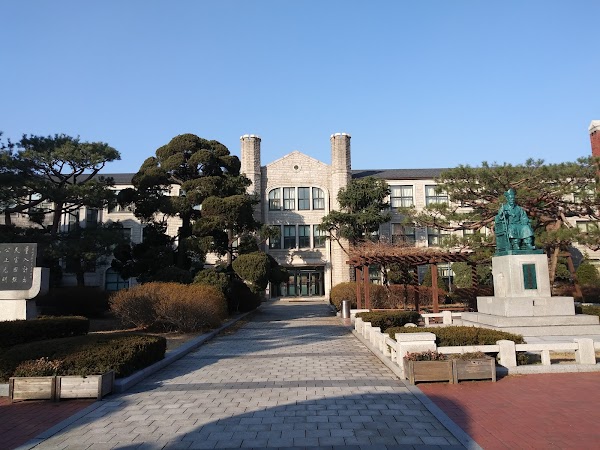 Choongang High School 2