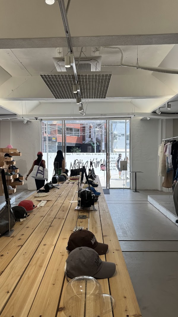 Matin Kim Seongsu Flagship Store 5