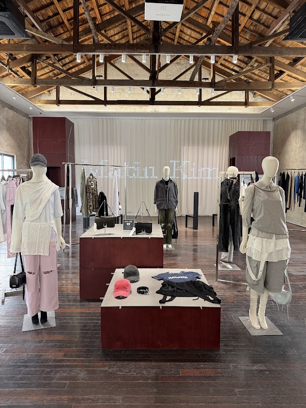 Matin Kim Seongsu Flagship Store 4