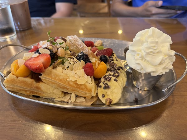 The Moon Eatery 4