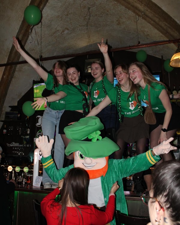 Durty Nelly's Irish Pub 4