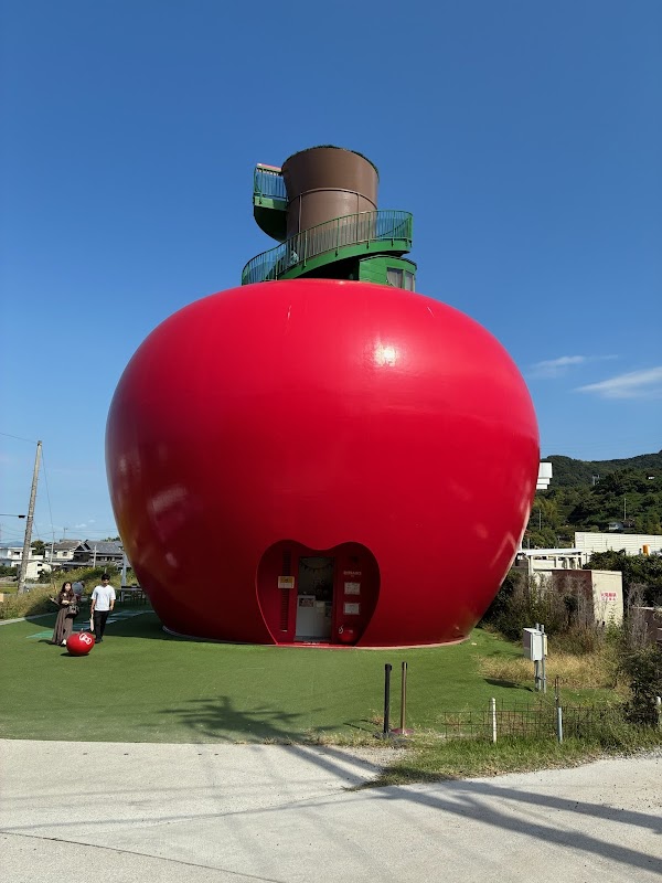 HELLO KITTY APPLE HOUSE