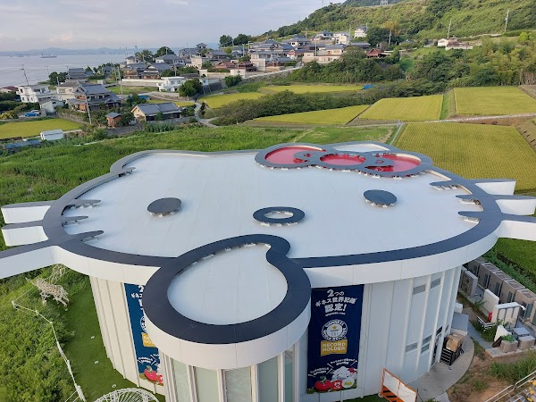 HELLO KITTY APPLE HOUSE 5