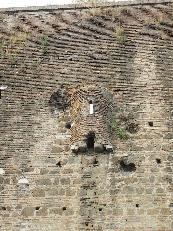 La "Latrina Pensile" di Porta Salaria 3