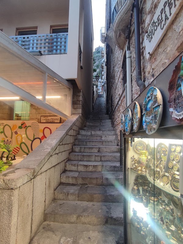 Vicolo Stretto