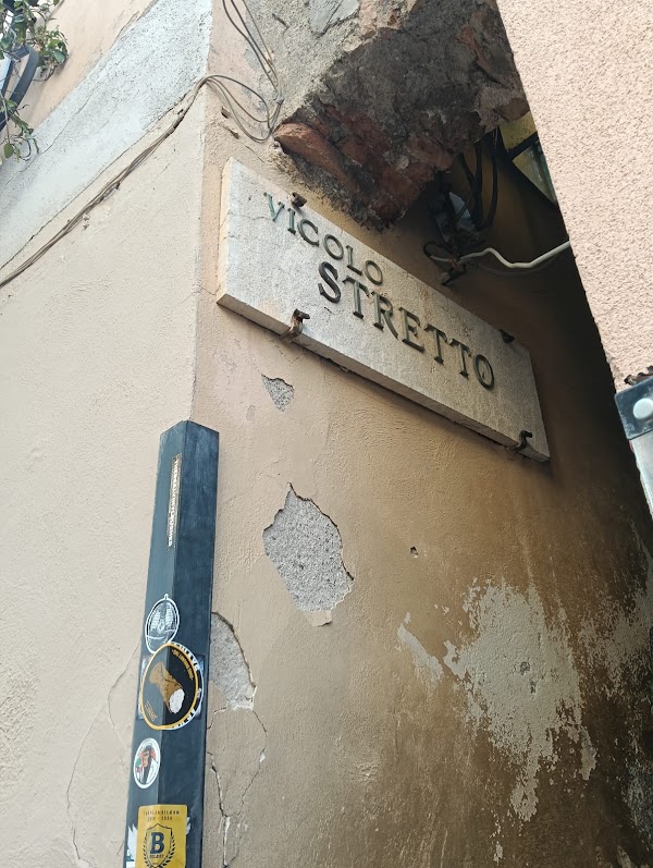Vicolo Stretto 2
