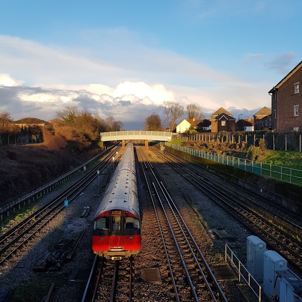 South Ealing Station 4