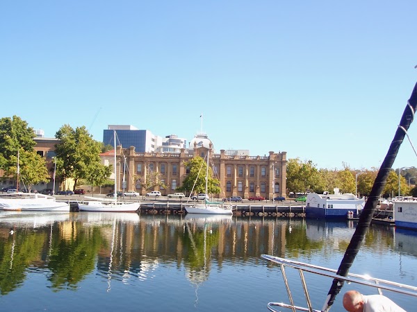 Hobart 3