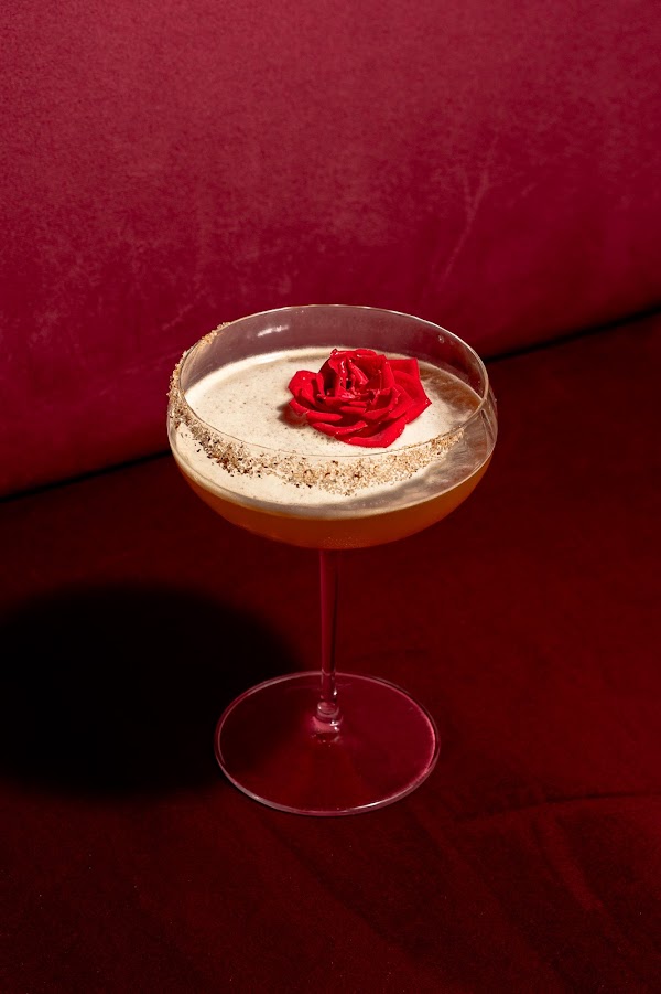 Old Fashioned Cocktail Bar 5