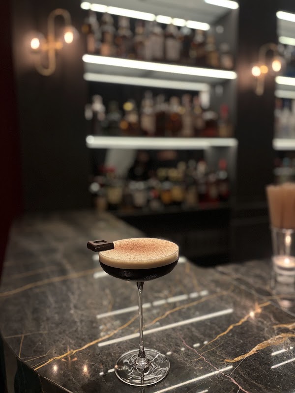 Old Fashioned Cocktail Bar 3