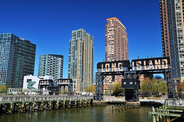 Gantry Plaza State Park