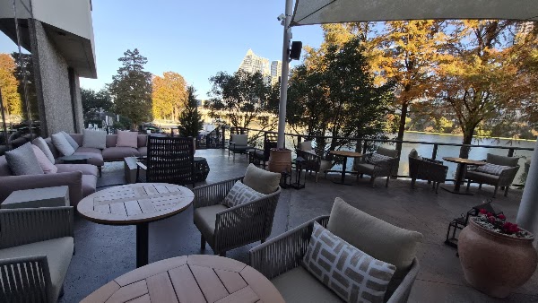Ripple & Roots Restaurant, Bar & Patio