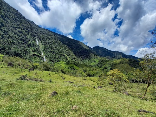 Cascada La Esmeralda 5
