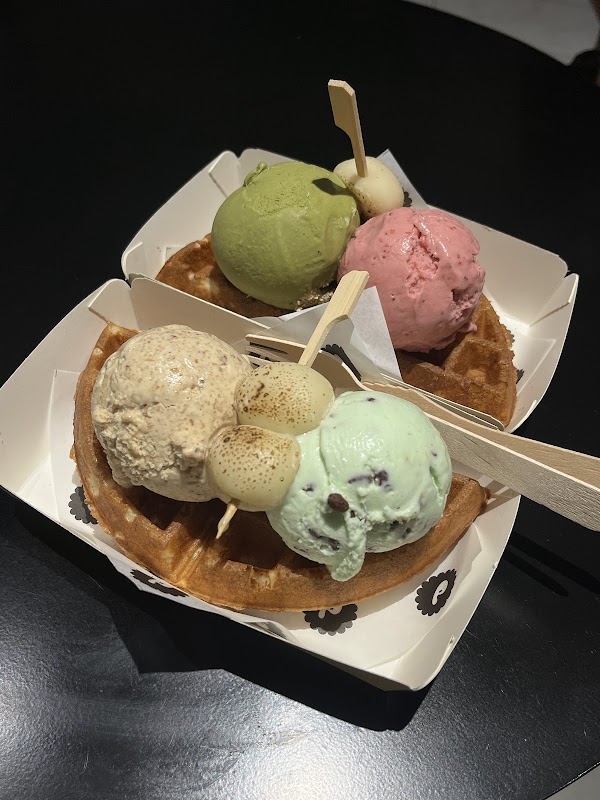 Pinkies Gelato & Coffee 5